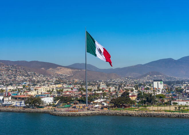 California fugitive charged with murder found in Mexico with his 2 children