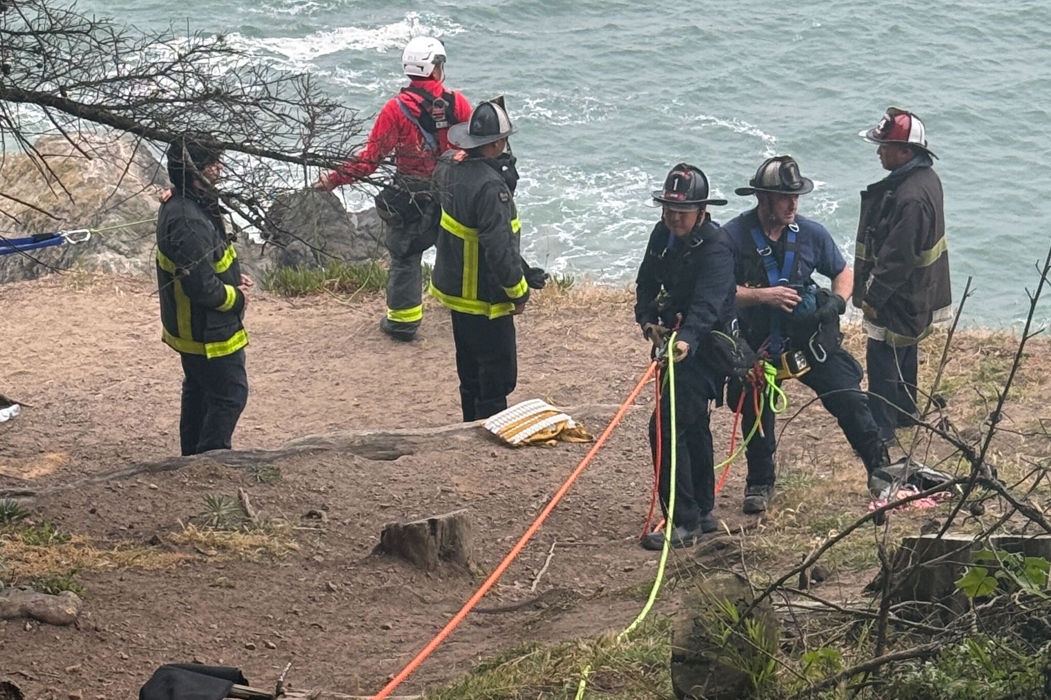 Individual rescued after 100-foot fall off SF cliff on Memorial Day