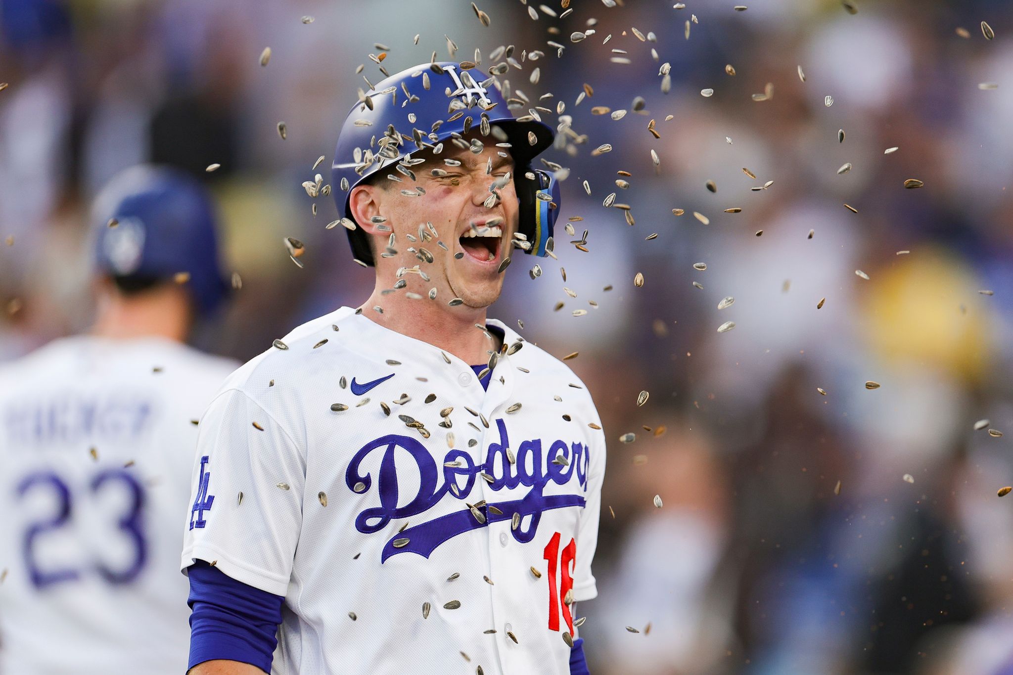 Will Smith hits 1st leadoff HR as Dodgers beat Giants 5-2, regain sole NL West lead