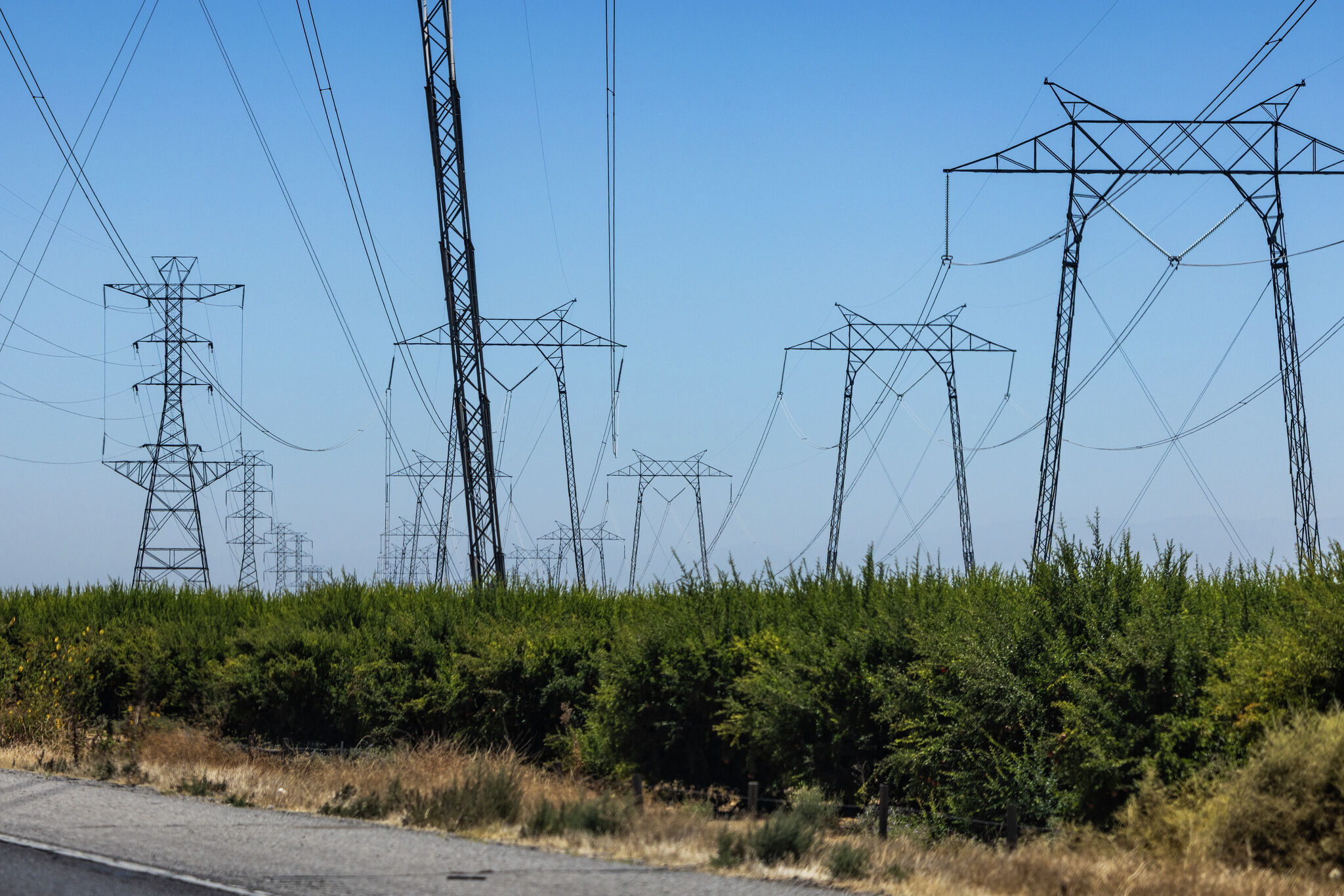 60 mph wind gusts prompt red flag warnings in California