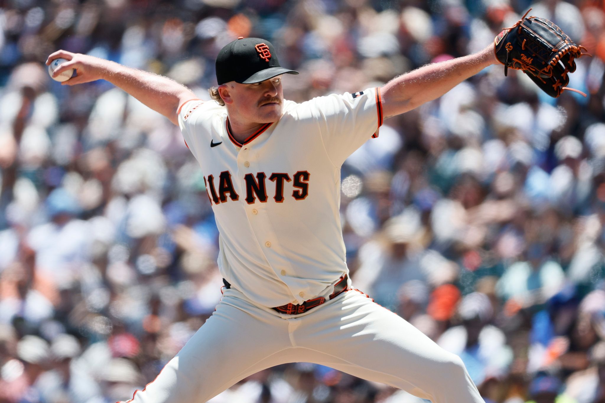 Ray dominant in relief as Giants complete 7-2 win over Braves in Game 1 of doubleheader
