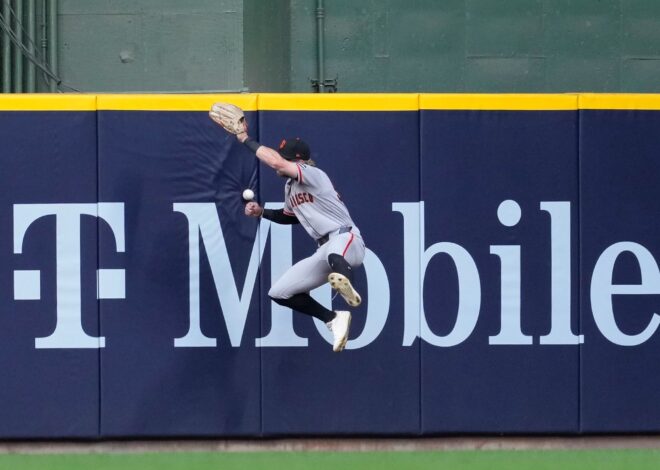 Brice Turang breaks out of his 0-for-21 slump as Brewers trounce Giants 16-2