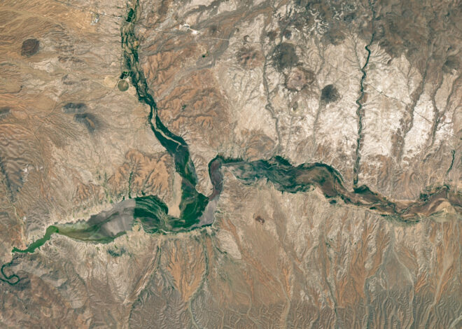 Satellite photos show beleaguered Arizona reservoir turn green