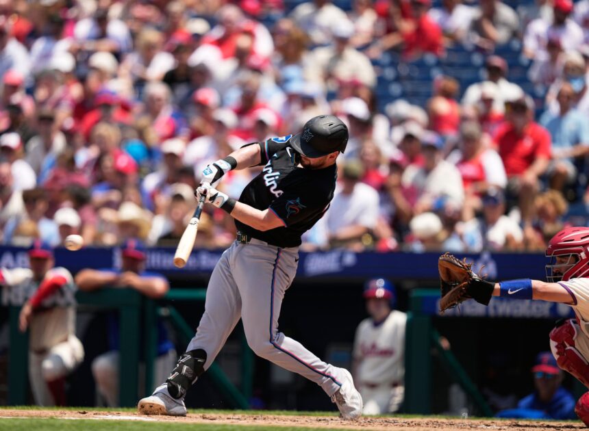 Liam Hicks removed from Marlins’ lineup vs. Giants because of back tightness