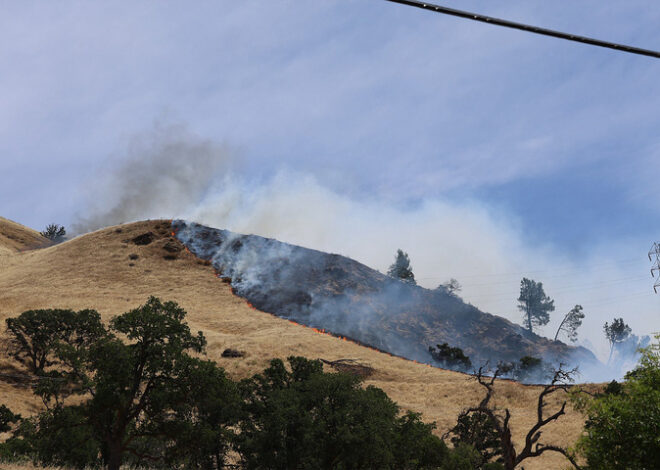 300-acre wildfire burning near Lake Berryessa sends smoke into Bay Area