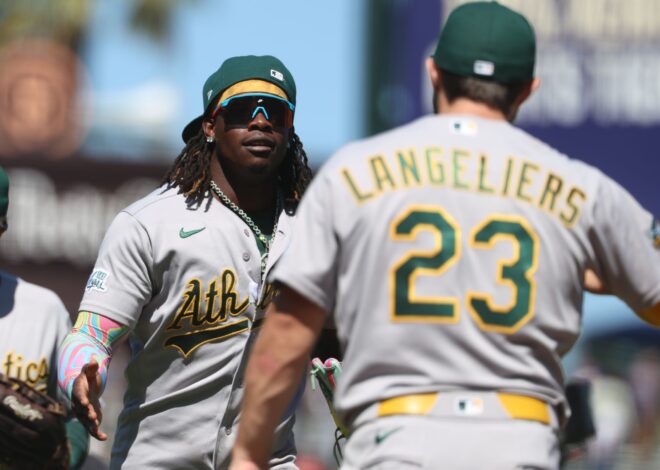Athletics rally for a 9-6 win over the Giants with 4 runs in the ninth with 2 out