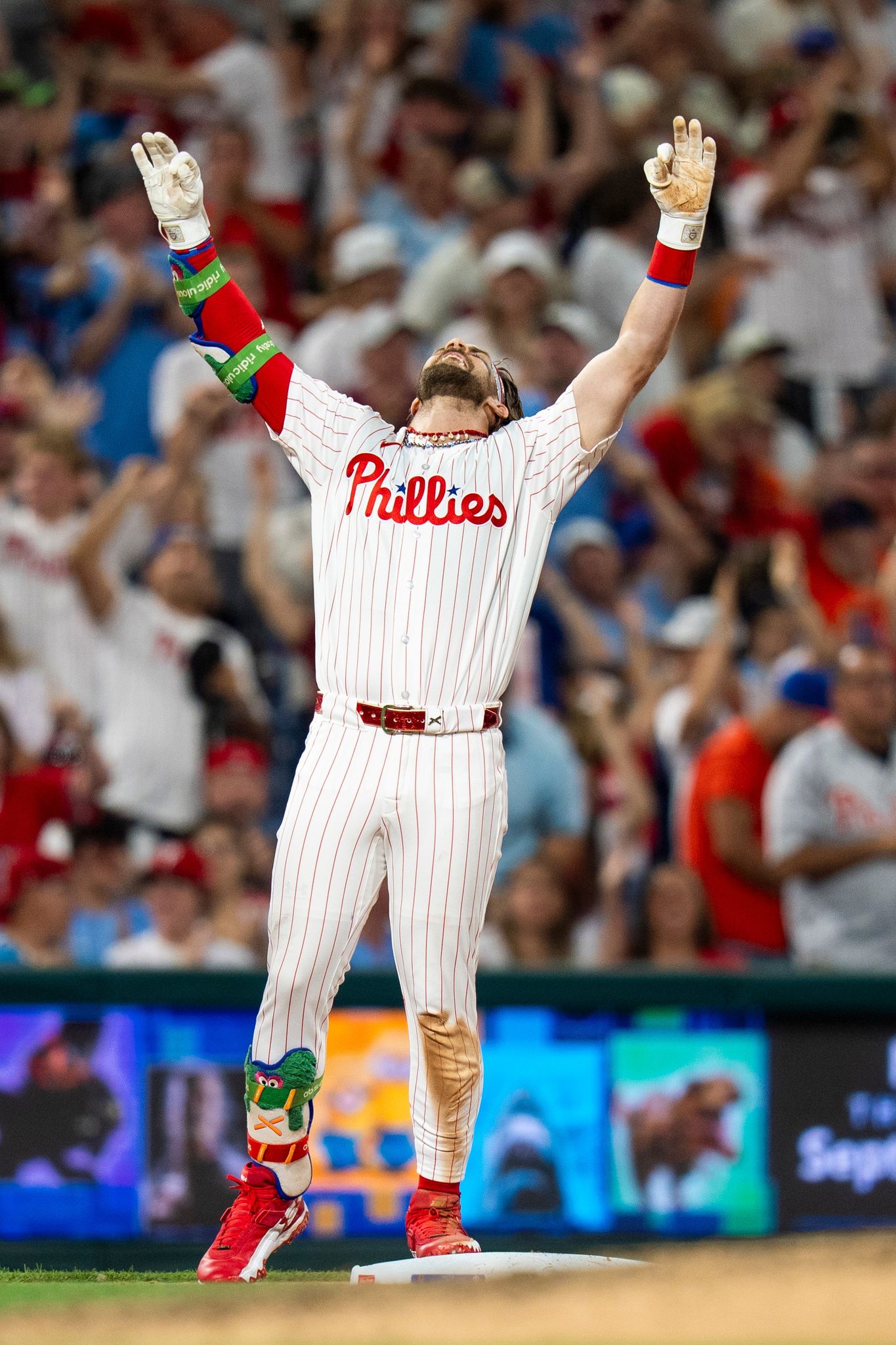 Phillies rout Mets 15-3: Kyle Schwarber belts 3 homers, Bryce Harper hits for cycle