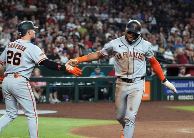 Perdomo hits 3-run double, Rodriguez deals, D-backs top Giants again in 5-4 win