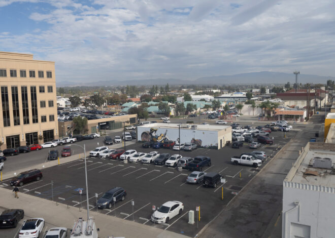 Bakersfield bank hostage standoff ends in FBI killing suspect