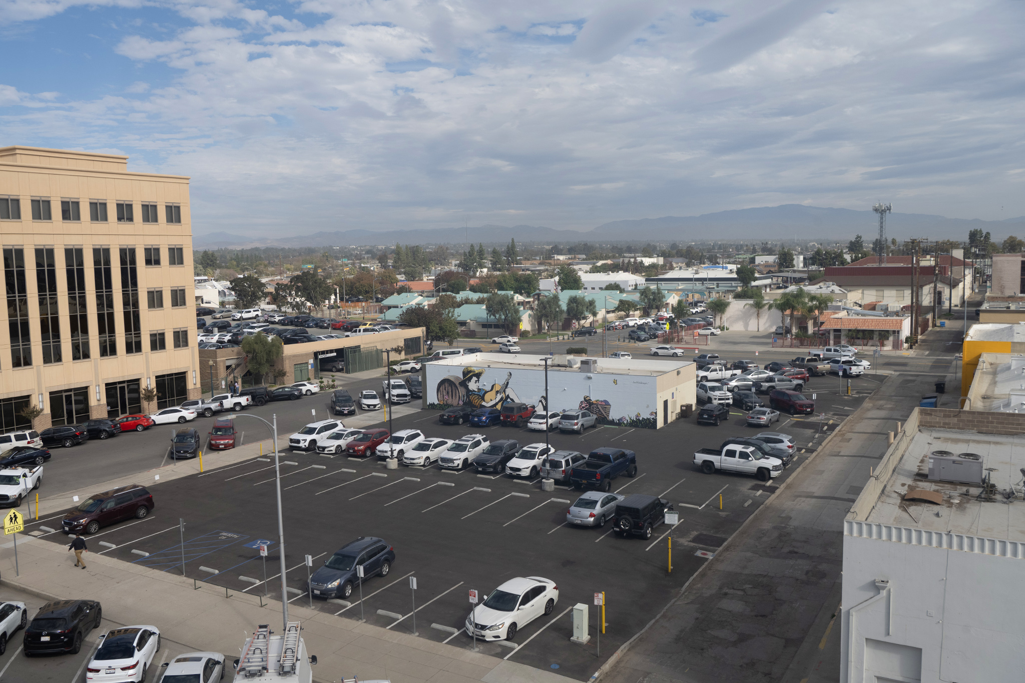 Bakersfield bank hostage standoff ends in FBI killing suspect
