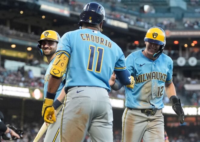 Brice Turang paces Brewers offense in 8-2 win over Giants