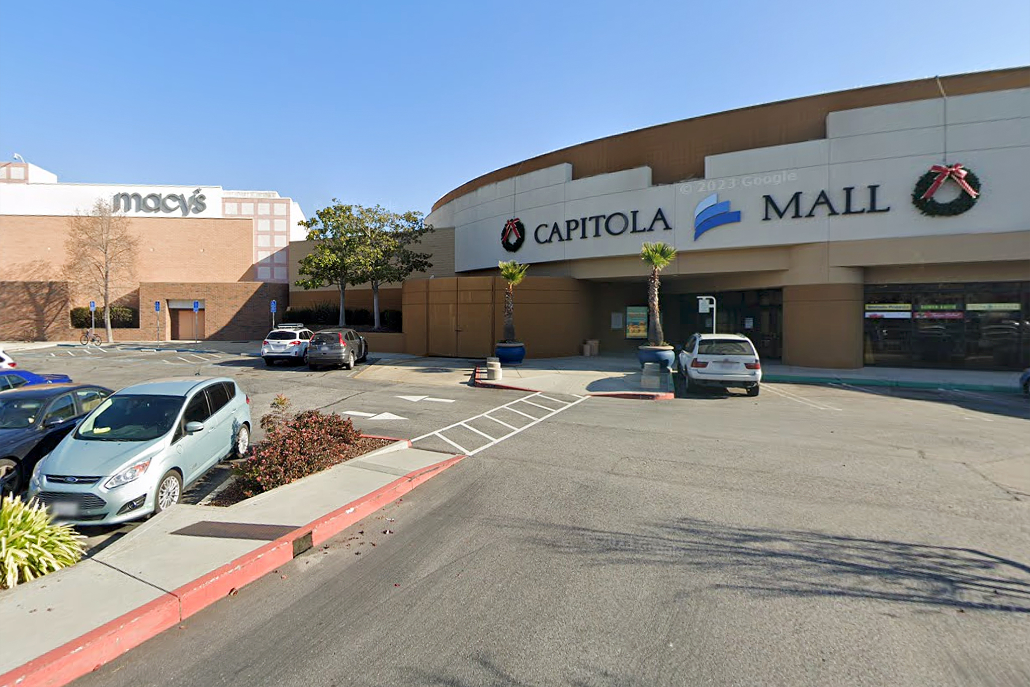 Teenager allegedly stabbed woman to death at NorCal mall