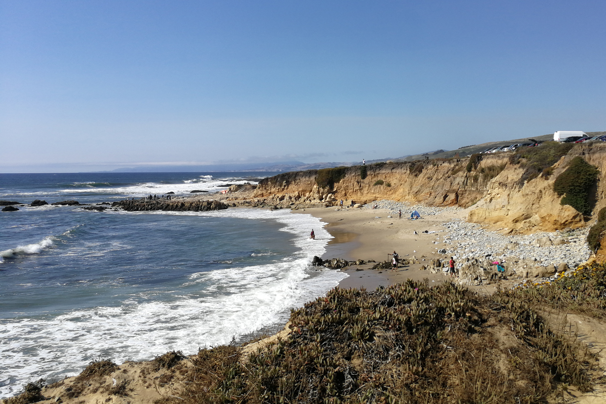 3 men plunge nearly 40 feet after old rope snaps on Santa Cruz beach cliff