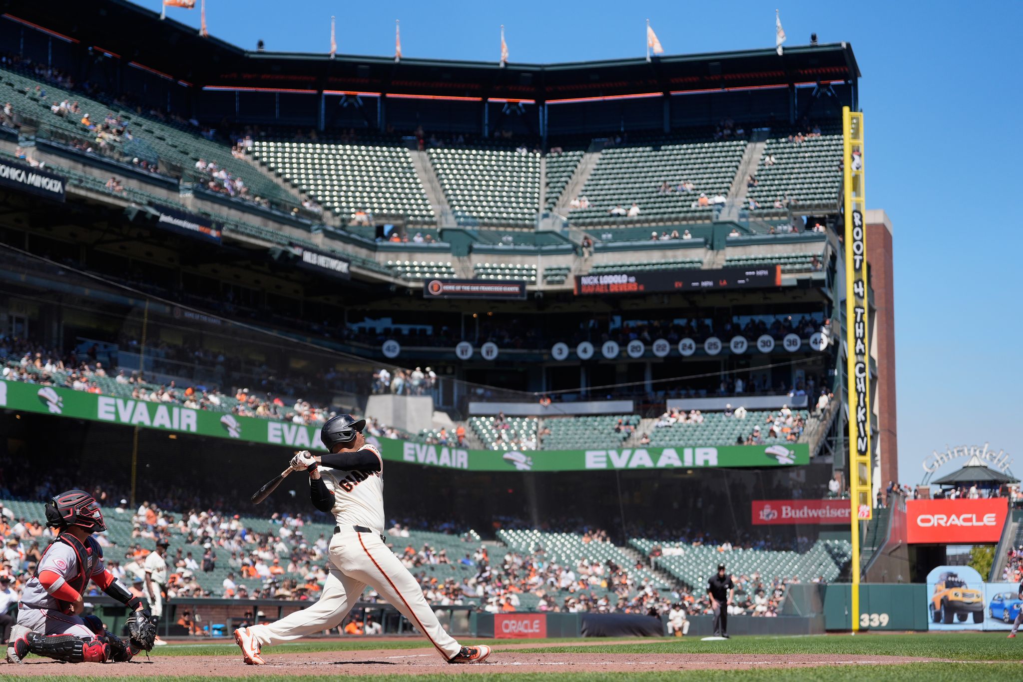 Eugenio Suarez’s grand slam highlights 7-run 9th inning as the Reds rally past Giants 10-9