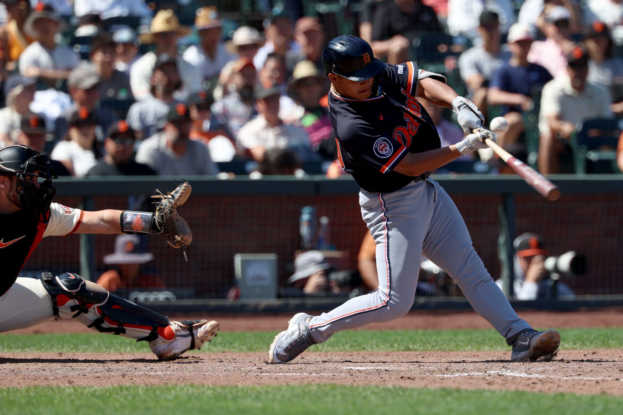 Lee’s pinch-hit single in 10th sends Tigers past Giants 3-1 after Melton and Webb duel on mound