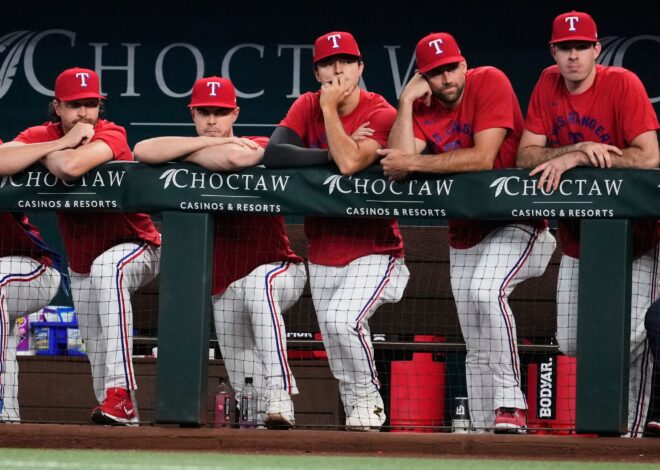 Lee homers twice, Webb tosses 6 shutout innings as Giants deal Rangers 6th straight loss
