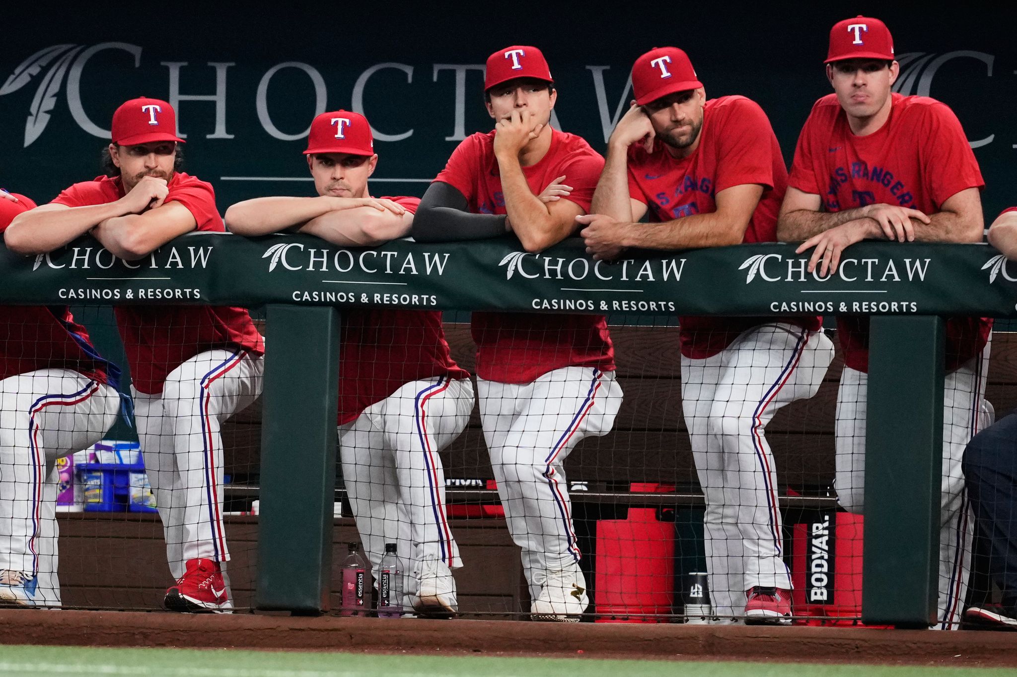 Lee homers twice, Webb tosses 6 shutout innings as Giants deal Rangers 6th straight loss