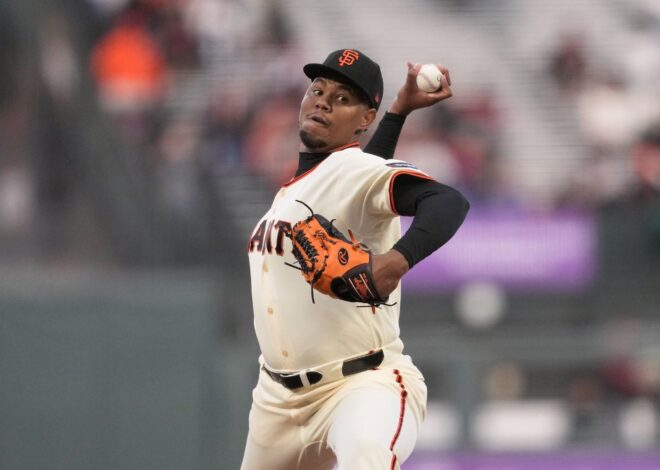 Eldridge has 4 hits, drives in 4 runs as Giants beat Diamondbacks 7-2 to split doubleheader