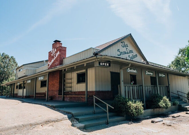 Fire in Yosemite gateway town burns beloved saloon to the ground