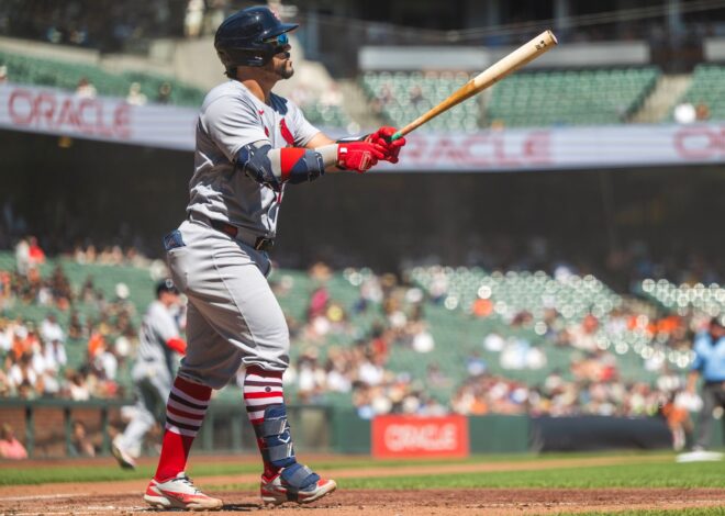 Whitcomb’s double caps Giants’ 6-run rally in a 7-6 victory over the Cardinals