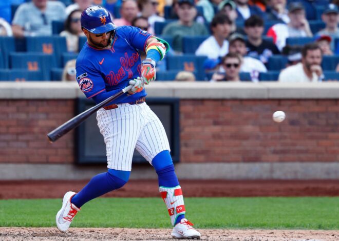 Bo Bichette hits 3-run homer in 8th inning as Mets rally past Giants 4-2
