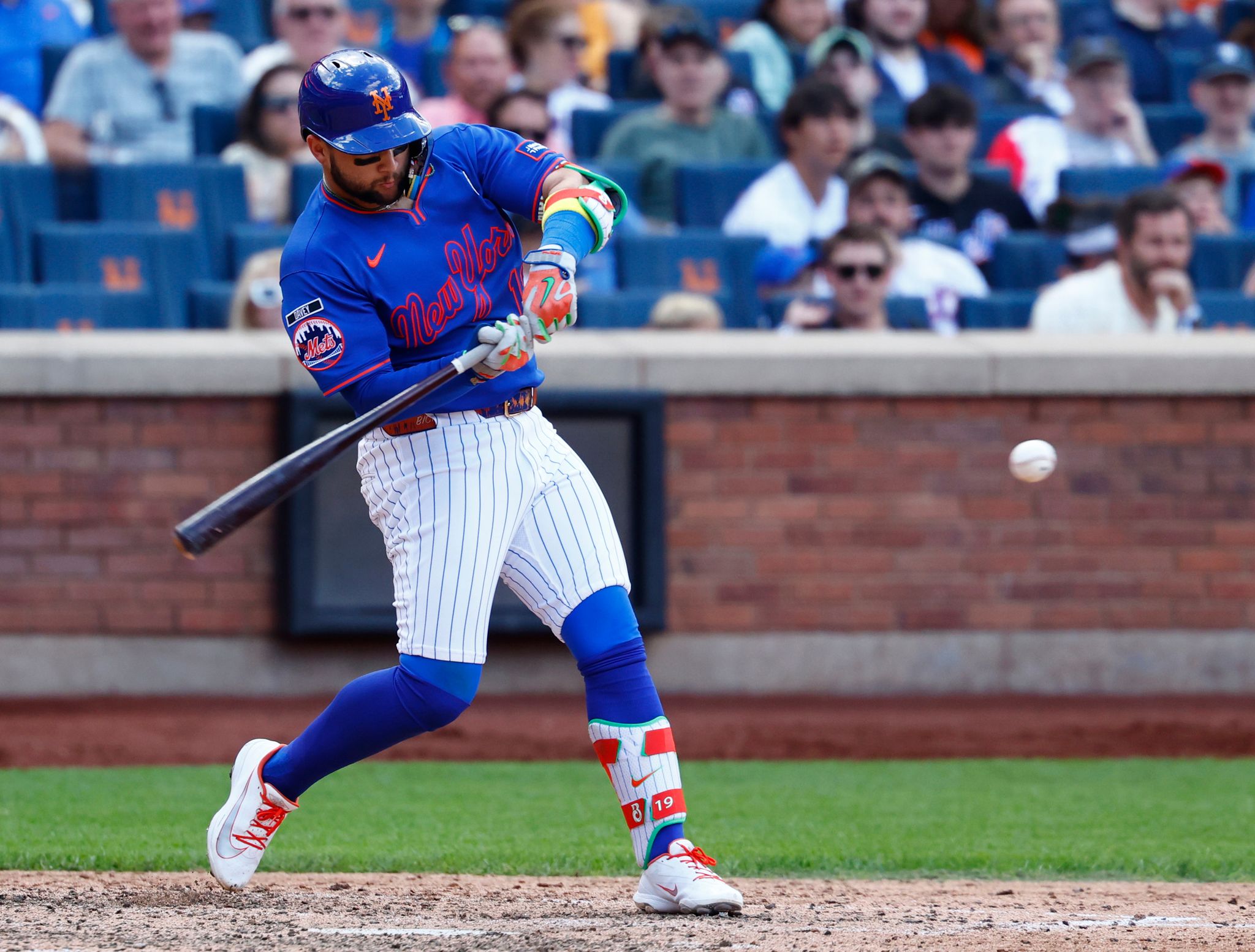 Bo Bichette hits 3-run homer in 8th inning as Mets rally past Giants 4-2