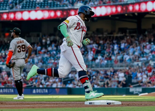 Devers hits his 30th homer as the Giants snap the Braves’ 7-game streak