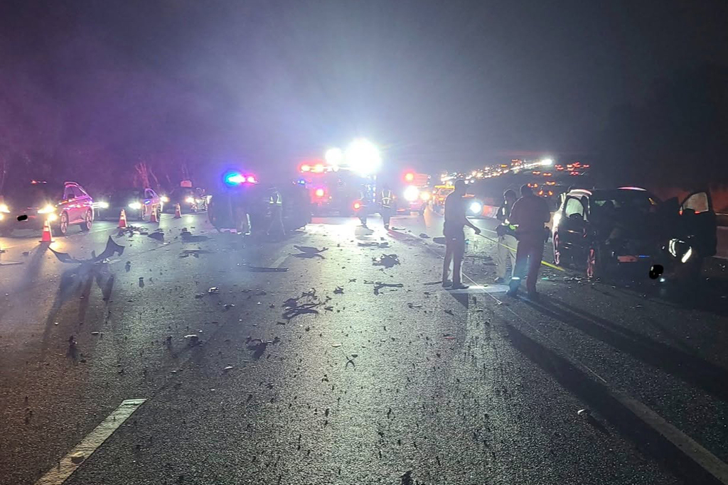 2 dead after Lexus flies over median into I-280 traffic in Los Altos, CHP says