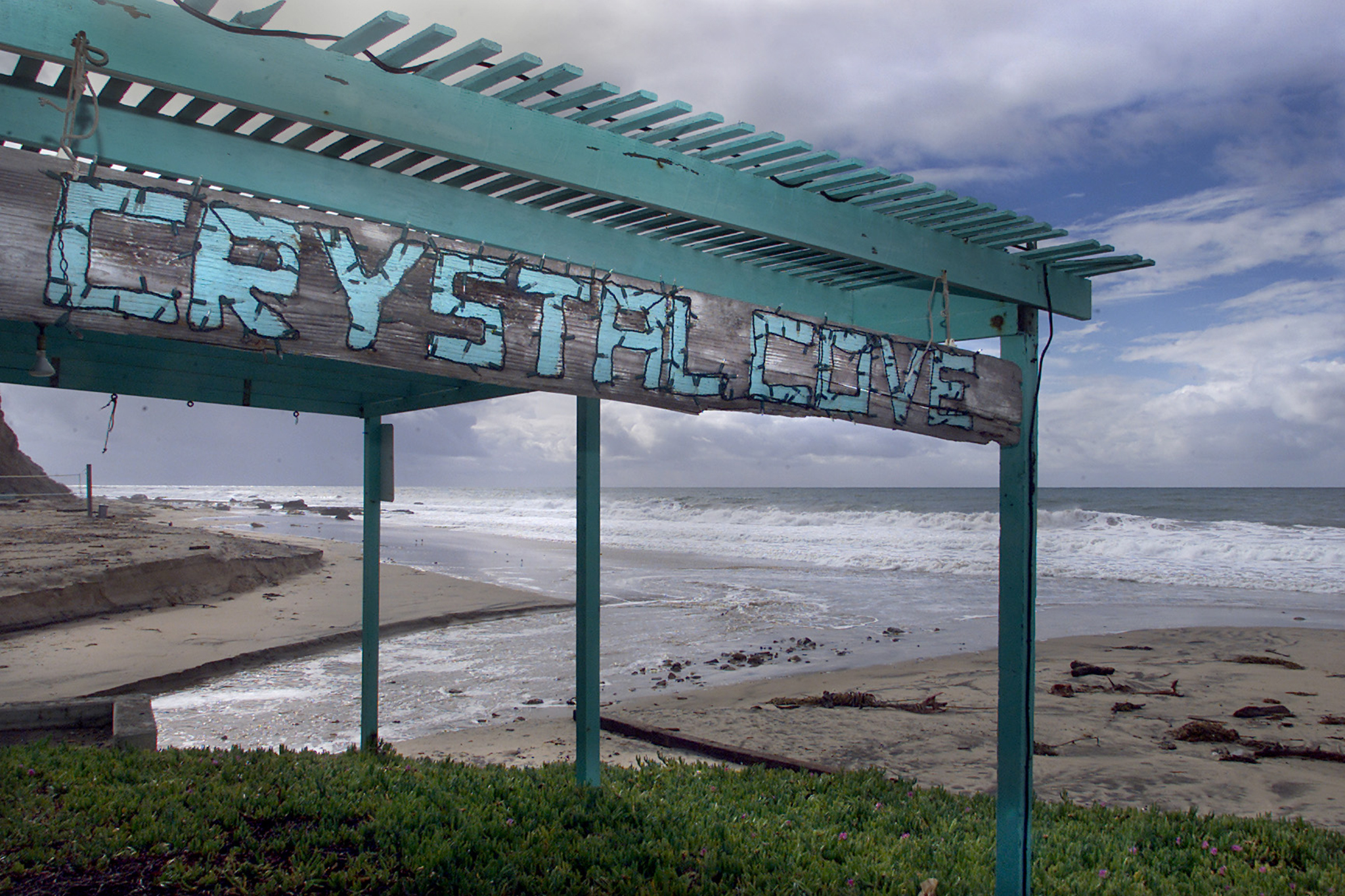 Historic cottages evacuated at Orange County beach over flood risk