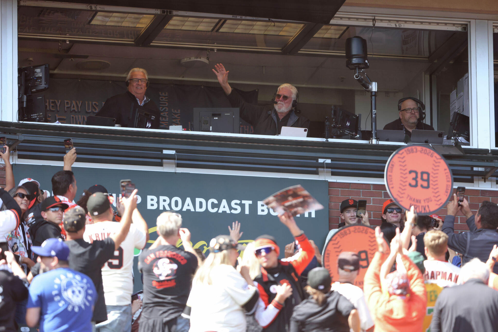 Duane Kuiper makes hilarious addition to Mike Krukow tribute for last game