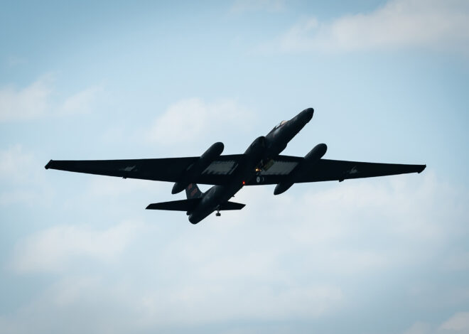 Rare government spy plane spotted flying over Bay Area 49ers game