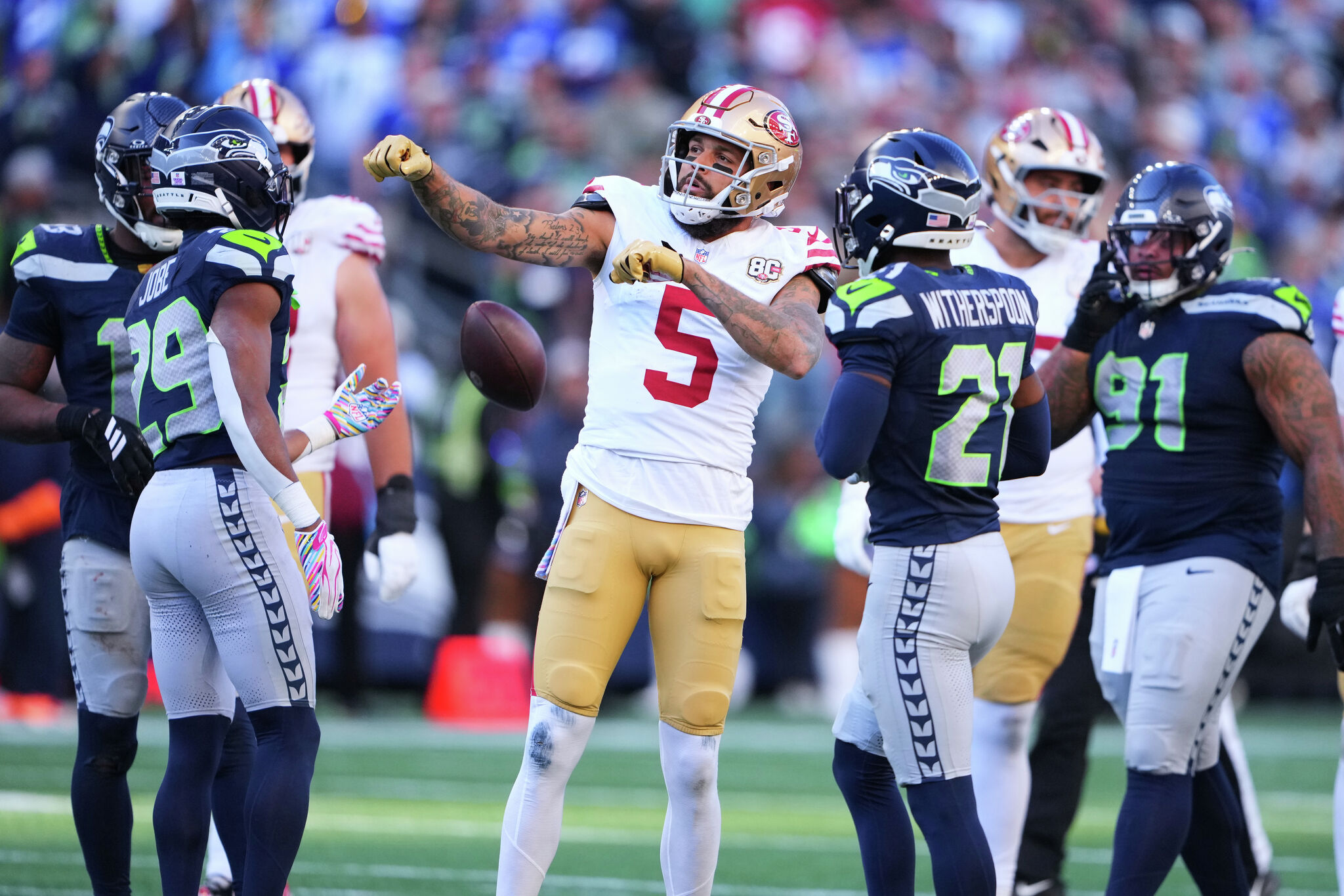 With a monster day and a viral meme, Mike Evans just became a true 49ers star